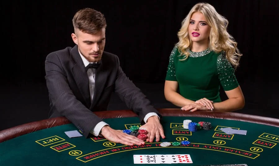 images Ultimate Texas Holdem